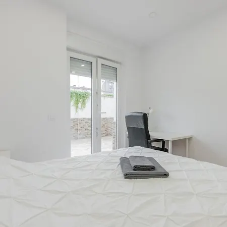 Apartamento Soleado Y Terraza , Wi-fi Oviedo