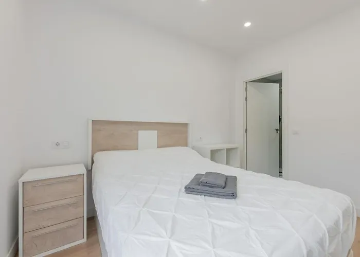 Soleado Y Terraza , Wi-fi * Oviedo